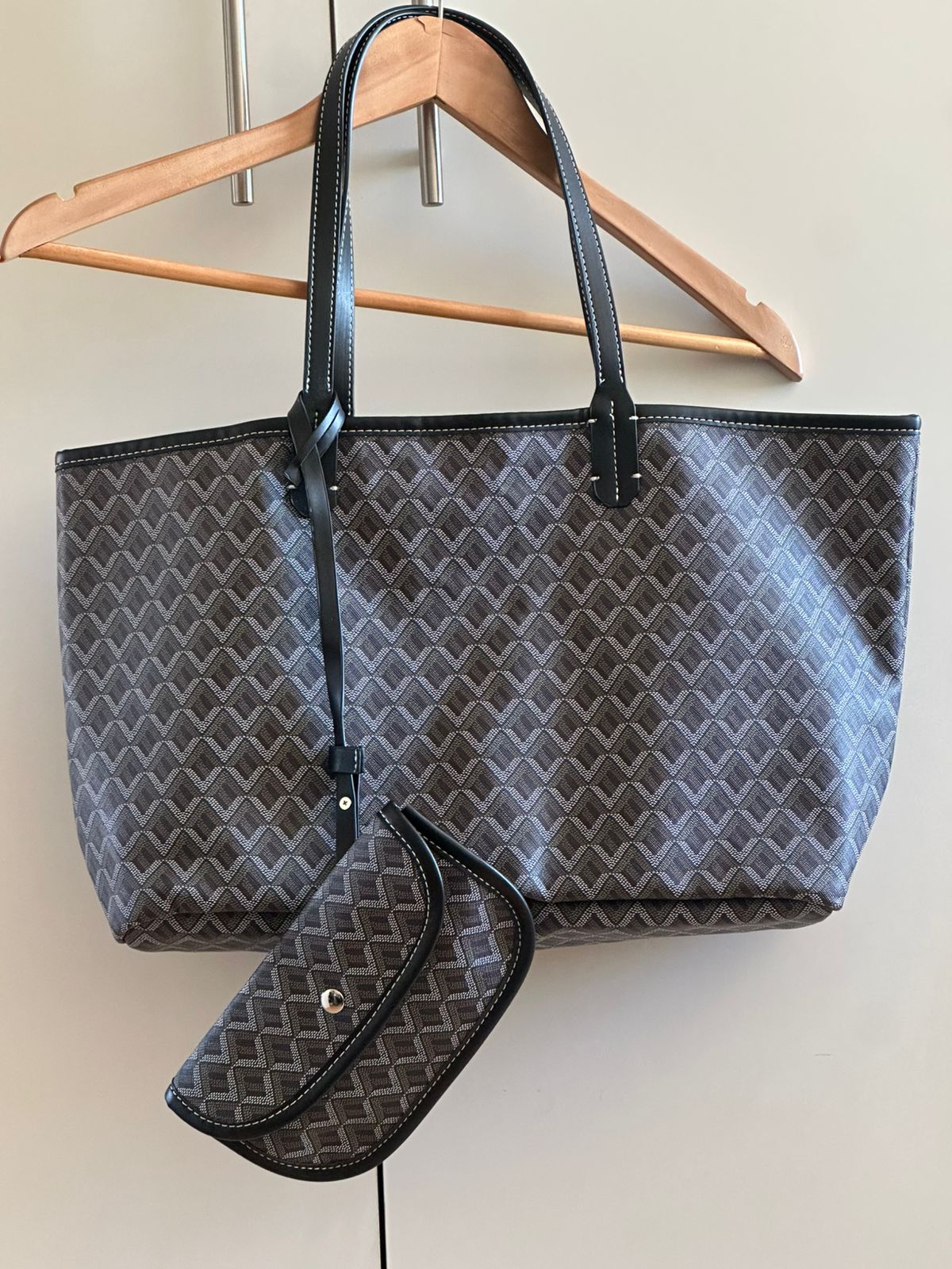 Tote verde con negro