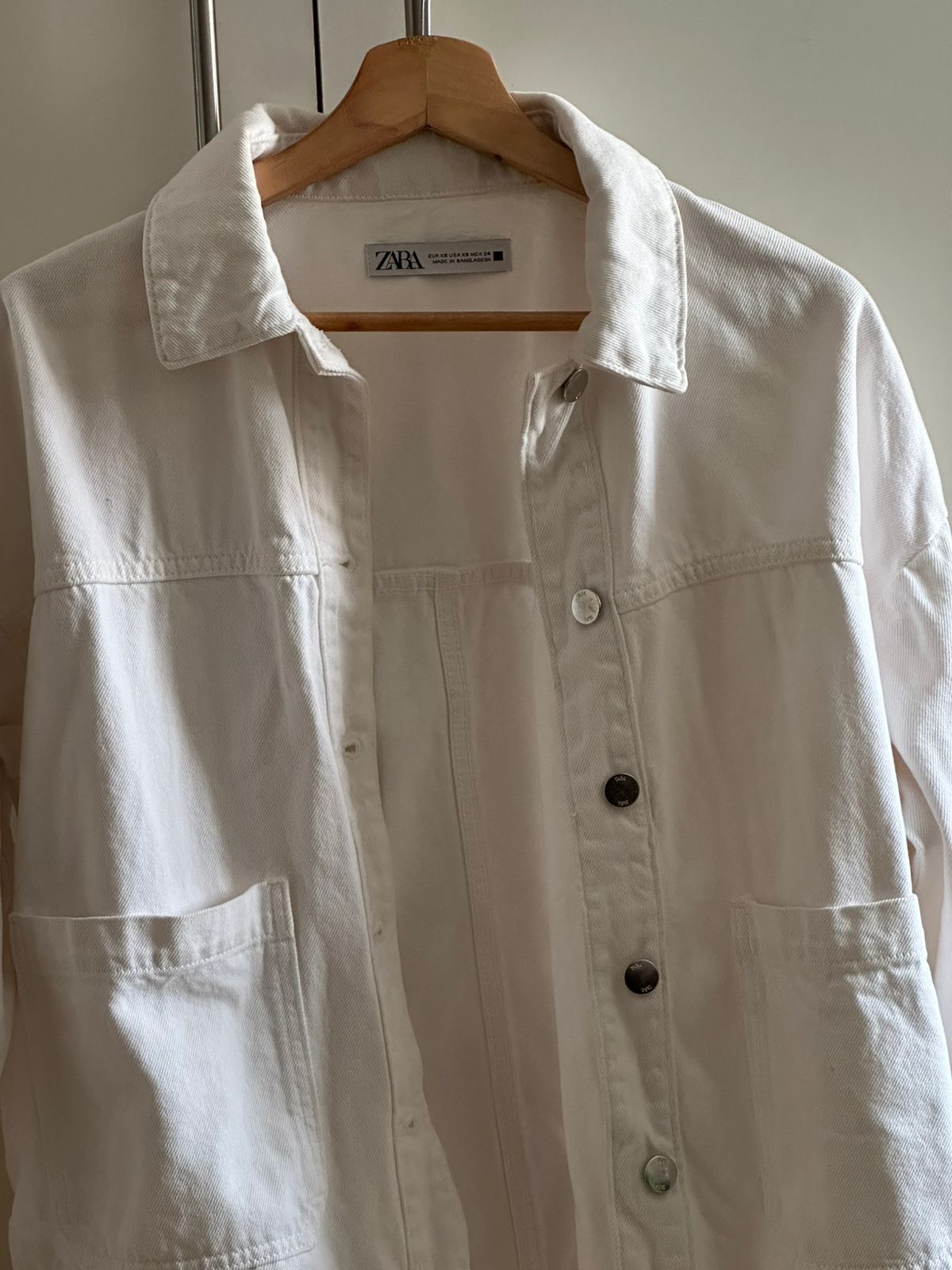 Casaca blanca Zara