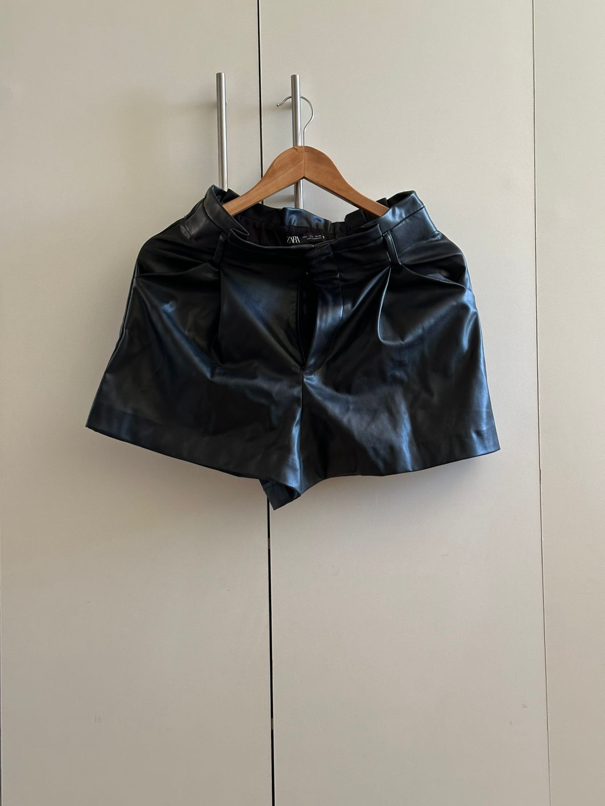 Short Zara negro